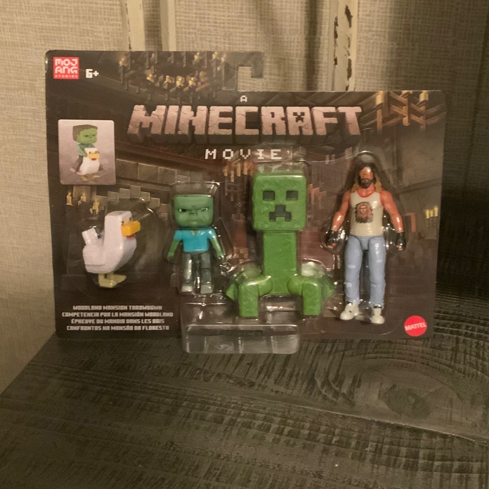 Mattel Minecraft Movie Figure Set with Green and Blue Characters